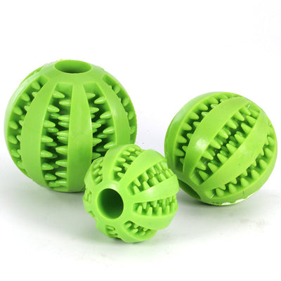 Mellem bold 6 cm Aktivitetslegetøj til godbidder og tandrensning fås også i stor og lille hos GroomUs