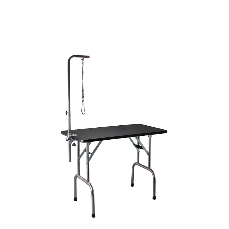 Letvægts trimmebord med sort bordplade og stel i metal fra GroomUs.